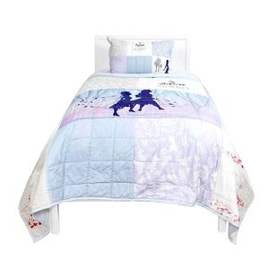 NWT Disney Frozen 2 twin quilt